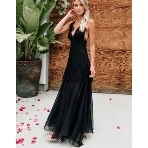 Enchanting Evening Chiffon Lace Maxi Dress - Black